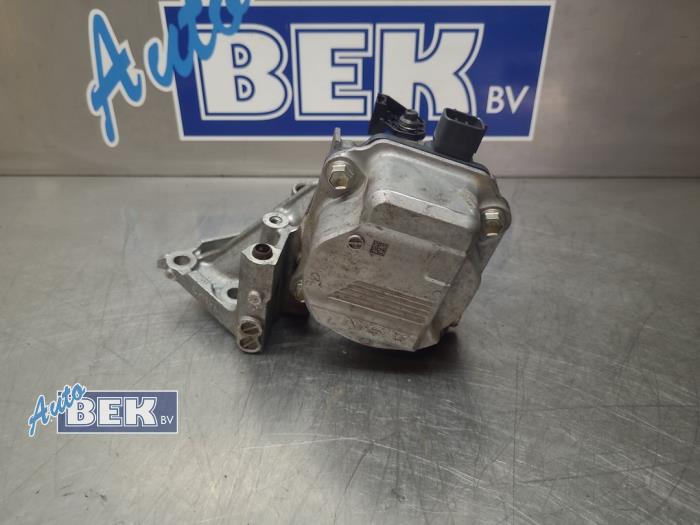 Begagnade Vattenpump Toyota RAV4 (A5) 2.5 Hybrid 16V Pris € 200,00 Marginaltabell erbjuds av Auto Bek