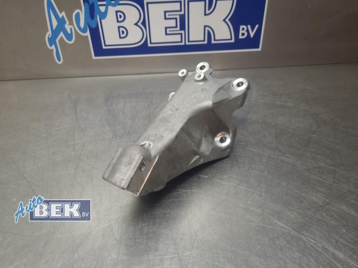 Used Engine mount Porsche Taycan (Y1A) 4S 105 kWh Price € 50,00 Margin scheme offered by Auto Bek