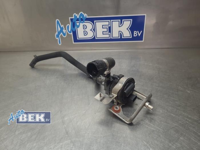 Begagnade Vattenpump Porsche Taycan (Y1A) 4S 105 kWh Pris € 244,99 Marginaltabell erbjuds av Auto Bek