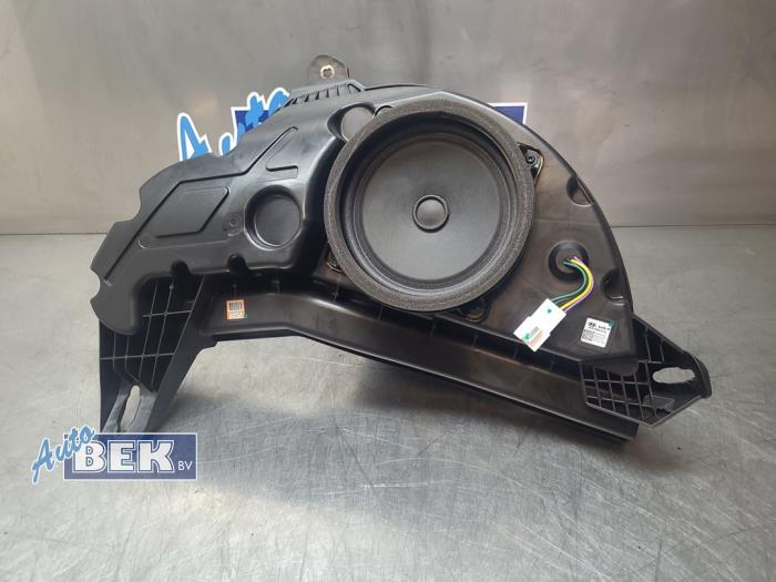 Używane Subwoofer Kia EV3 (SV1) 58.3/81.4 kWh Cena € 175,00 Procedura marży oferowane przez Auto Bek