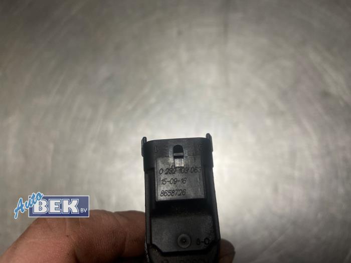 Nockenwelle Sensor van een Volvo XC70 (BZ) 2.4 D5 20V 220 AWD 2015