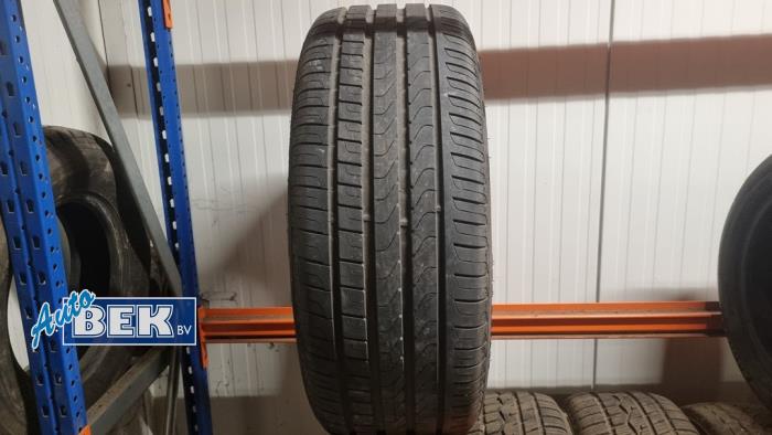Używane Opona Cena na żądanie oferowane przez Auto Bek