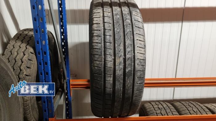Używane Opona Cena na żądanie oferowane przez Auto Bek
