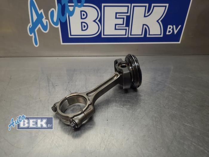 Usagé Piston Jeep Renegade Prix € 100,00 Règlement à la marge proposé par Auto Bek