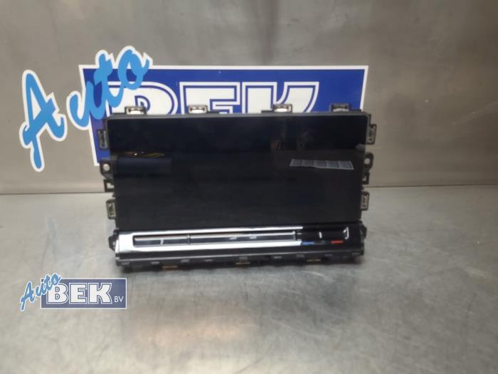 Begagnade Innerdisplay Volkswagen Golf VIII (CD1) 1.0 eTSI 12V Pris € 299,00 Marginaltabell erbjuds av Auto Bek