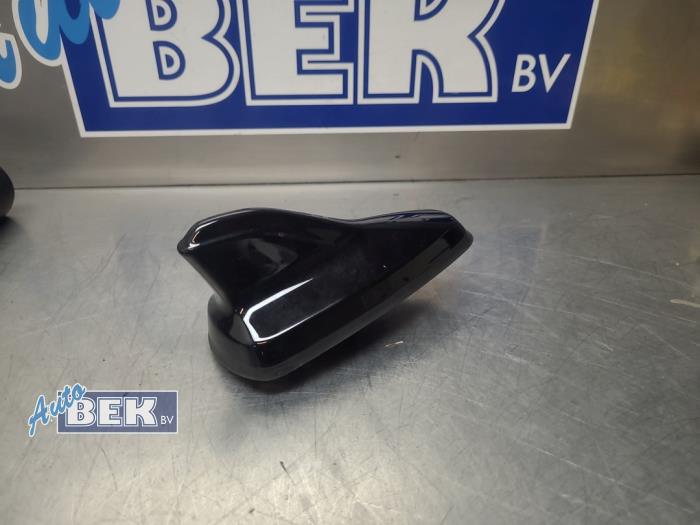 Używane Antena GPS Volkswagen Golf VIII (CD1) 1.0 eTSI 12V Cena € 75,00 Procedura marży oferowane przez Auto Bek