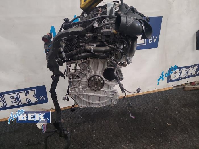 Engine from a Volvo XC40 (XZ) 1.5 T4 Plug-in Hybrid 12V 2023