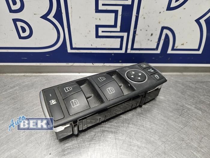 Usados Interruptor combinado de ventanillas Tesla Model S 70 Precio € 29,50 Norma de margen ofrecido por Auto Bek