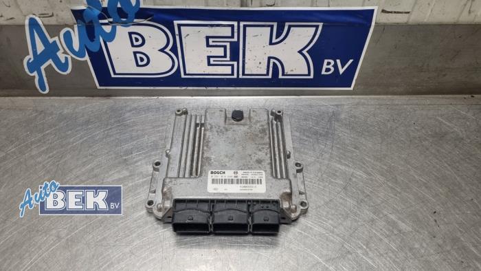 Used Engine management computer Opel Vivaro 2.0 CDTI 16V Price € 124,00 Margin scheme offered by Auto Bek