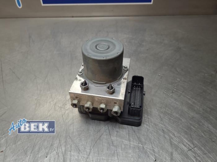 ABS pump Volvo XC40 1.5 T4 Plug-in Hybrid 12V - 32281466 B3154T10