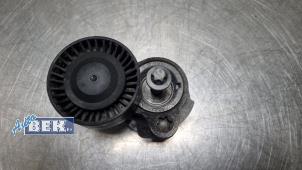 Spanrolle multiriem van een BMW M5 (F90) 4.4 Competition V8 32V TwinPower Turbo 2020