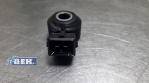 Klopfsensor van een BMW M5 (F90) 4.4 Competition V8 32V TwinPower Turbo 2020