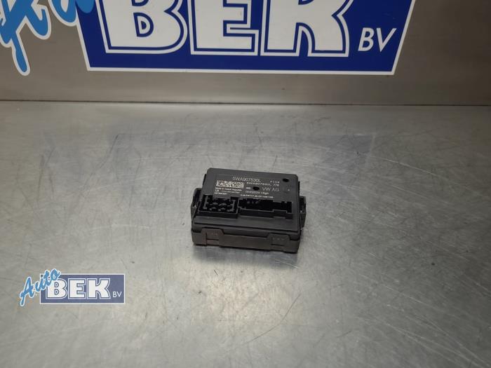 Używane Modul gateway Skoda Octavia Combi (NXAC) 1.0 TSI 12V Cena € 65,00 Procedura marży oferowane przez Auto Bek