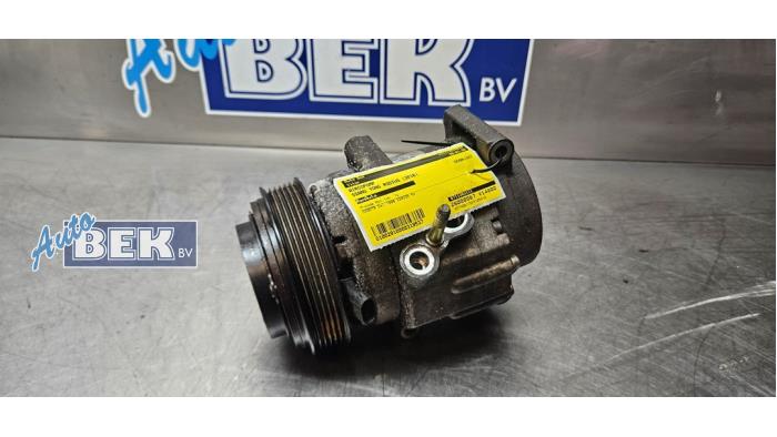 Usagé Pompe clim Ssang Yong Rodius 2.0 e-200 Xdi 16V 2WD Prix sur demande proposé par Auto Bek