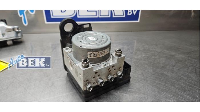 Used ABS pump Volkswagen Golf VII (AUA) 1.4 GTE 16V Price € 30,00 Margin scheme offered by Auto Bek