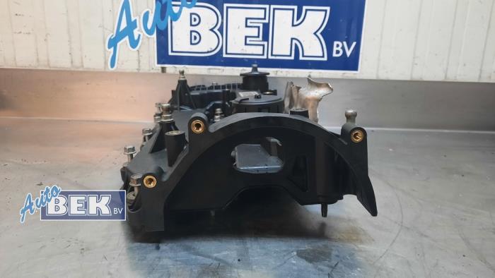 Ventildeckel van een Opel Zafira Tourer (P12) 2.0 CDTI 16V 170 Ecotec 2017