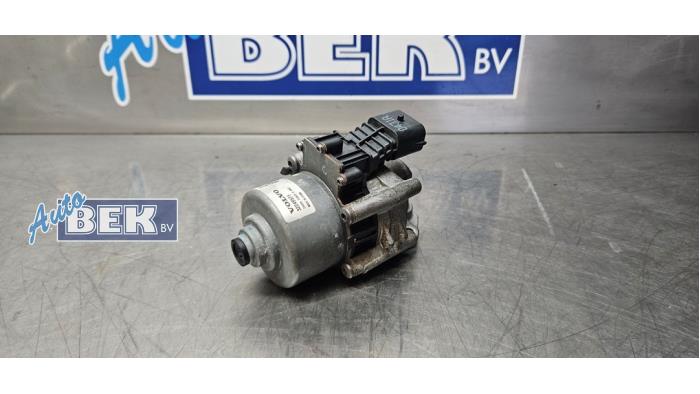 Usagé Divers Volvo XC40 (XZ) 1.5 T4 Plug-in Hybrid 12V Prix € 190,00 Règlement à la marge proposé par Auto Bek