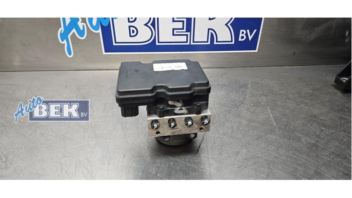 Used ABS pump Kia Ceed (CDB5/CDBB) 1.6 CRDi 16V 136 Price € 125,00 Margin scheme offered by Auto Bek