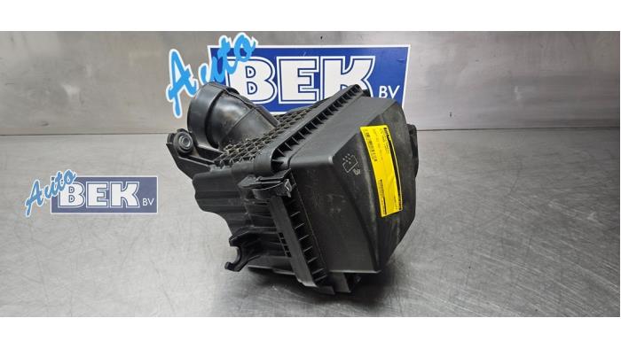 Begagnade Luftfilterhus Kia Ceed (CDB5/CDBB) 1.6 CRDi 16V 136 Pris € 50,00 Marginaltabell erbjuds av Auto Bek