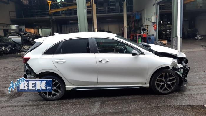 Używane Próg prawy Kia Ceed (CDB5/CDBB) 1.6 CRDi 16V 136 Cena na żądanie oferowane przez Auto Bek