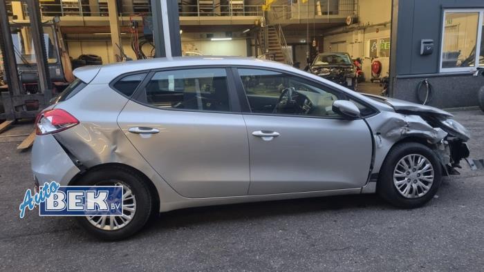 Używane Próg prawy Kia Cee'd (JDB5) 1.4i 16V Cena na żądanie oferowane przez Auto Bek