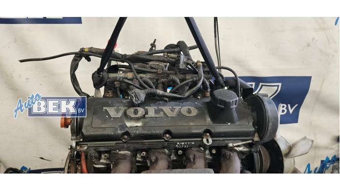 Engine from a Volvo 940 I Estate 2.3i 1991