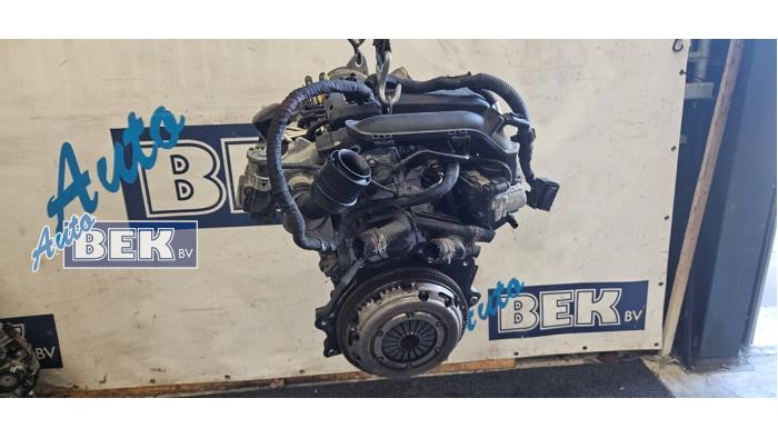 Motor van een Volkswagen Polo V (6R) 1.2 TSI 2014