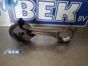Piston d'un Audi Q3 (F3B) 2.0 35 TDI 16V 2020