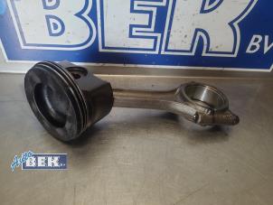 Piston d'un Audi Q3 (F3B) 2.0 35 TDI 16V 2020