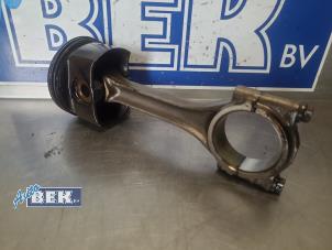 Piston d'un Audi Q3 (F3B) 2.0 35 TDI 16V 2020