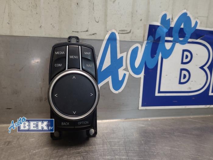 Begagnade Kontrollenhet, multimedia BMW 1 serie (F20) 118i 1.5 TwinPower 12V Pris € 60,00 Marginaltabell erbjuds av Auto Bek