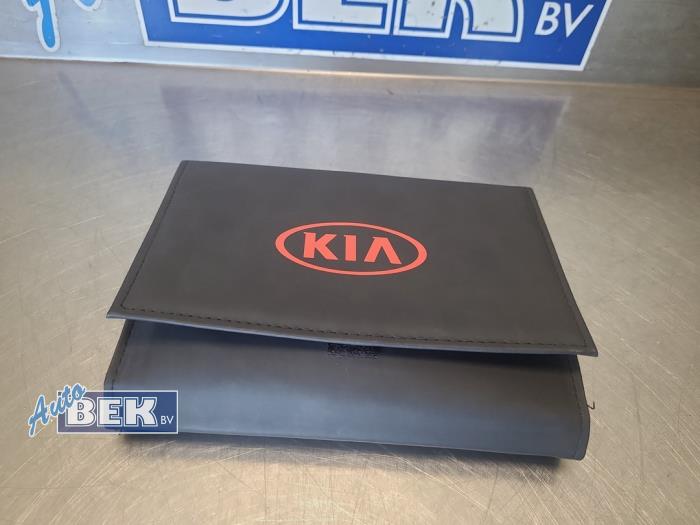 Używane Instrukcja Kia Cee'd (JDB5) 1.4i 16V Cena € 40,00 Procedura marży oferowane przez Auto Bek