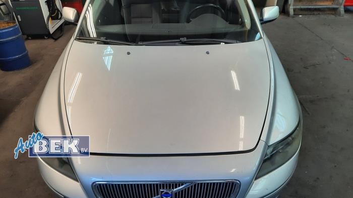 Używane Maska Volvo V50 (MW) 2.4 20V Cena € 70,00 Procedura marży oferowane przez Auto Bek
