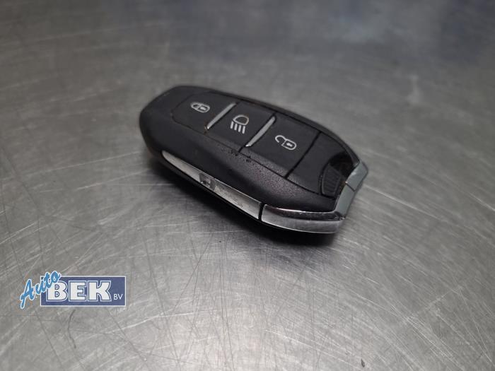 Używane Klucz Citroen C3 (SX/SW) 1.2 12V e-THP PureTech 110 Cena na żądanie oferowane przez Auto Bek