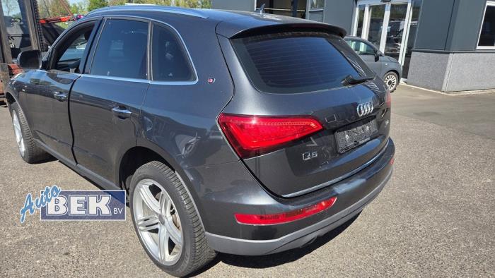 Usados Ventanilla triangular izquierda detrás Audi Q5 (8RB) 2.0 TDI 16V Quattro Precio € 140,00 Norma de margen ofrecido por Auto Bek