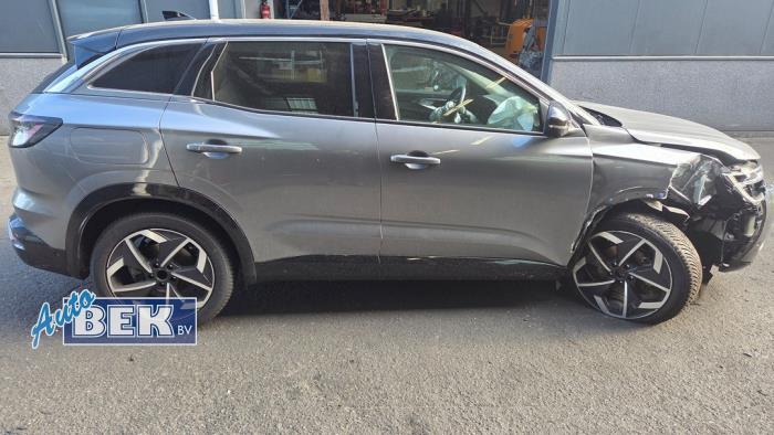 Usados Ventanilla triangular derecha detrás Renault Austral 1.2 Mild Hybrid Advanced 130 Precio de solicitud ofrecido por Auto Bek