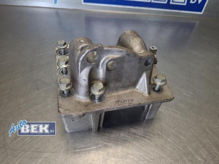 Used Engine mount Jeep Compass II (MP) 1.4 Multi Air2 16V 4x4 Price on request offered by Auto Bek