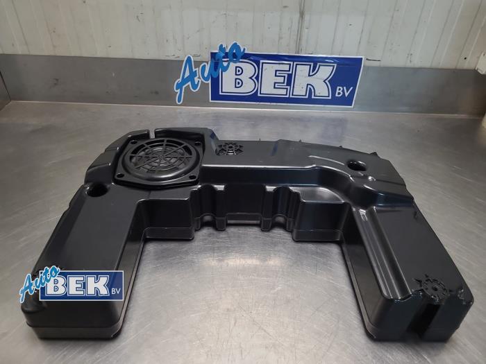 Begagnade Bashögtalare Audi S1 (8X1/8XK) 2.0 TFSI 16V Pris € 74,00 Marginaltabell erbjuds av Auto Bek