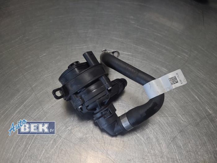 Begagnade Extra vattenpump BMW M3 (G80) 3.0 Competition xDrive Turbo 24V Pris € 45,00 Marginaltabell erbjuds av Auto Bek