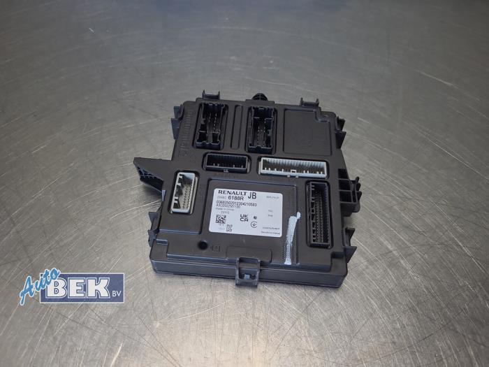 Używane Sterownik Body Control Nissan Primastar 2.0 dCi 150 Cena € 35,00 Procedura marży oferowane przez Auto Bek