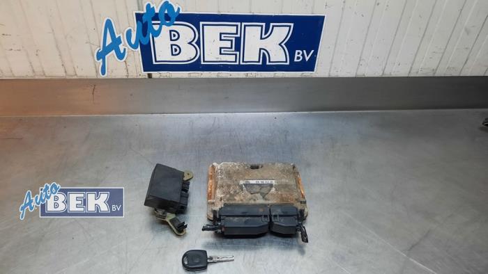 Used Ignition lock + computer Volkswagen Caddy II (9K9A) 1.9 SDI Price on request offered by Auto Bek
