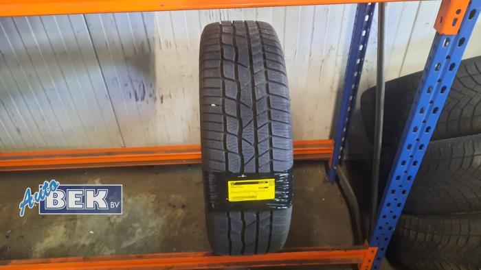 Używane Opona zimowa Cena na żądanie oferowane przez Auto Bek