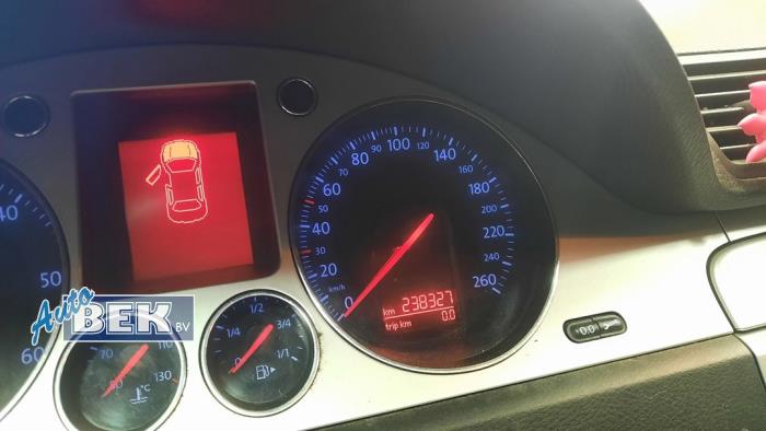 Motor van een Volkswagen Passat Variant (3C5) 2.0 TDI 16V 135 2008