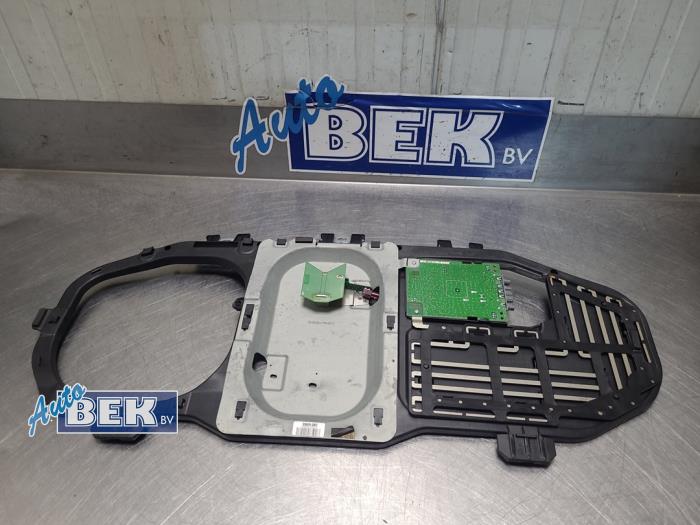 Begagnade Antenn Mercedes ML II (164/4JG) 3.0 ML-280 CDI 4-Matic V6 24V Pris € 49,00 Marginaltabell erbjuds av Auto Bek