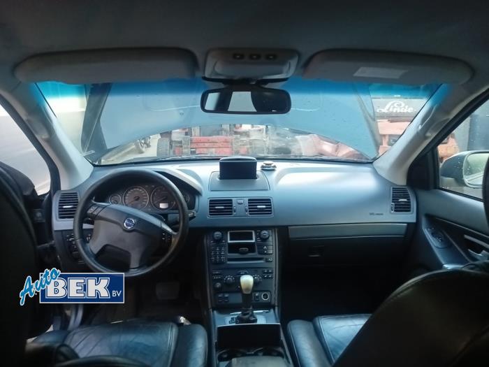 Usados Salpicadero Volvo XC90 I 2.9 T6 24V Precio € 300,00 Norma de margen ofrecido por Auto Bek