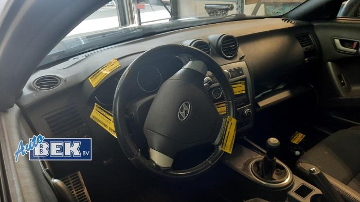 Używane Panel Hyundai Coupe 2.0i 16V CVVT Cena na żądanie oferowane przez Auto Bek