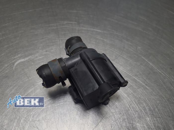 Begagnade Extra vattenpump Audi Q5 (FYB/FYG) 2.0 55 TFSI e 16V Quattro Pris € 9,95 Marginaltabell erbjuds av Auto Bek