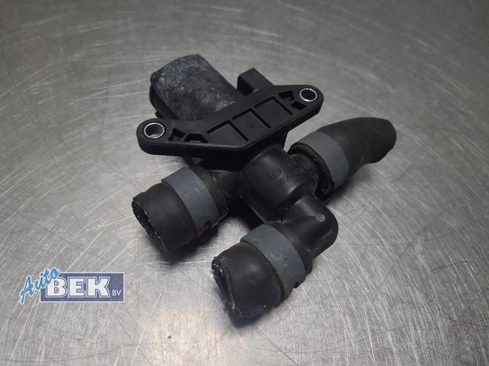 Begagnade Extra vattenpump Audi Q5 (FYB/FYG) 2.0 55 TFSI e 16V Quattro Pris € 15,00 Marginaltabell erbjuds av Auto Bek