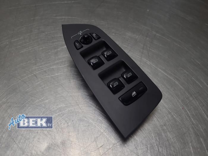 Usados Interruptor combinado de ventanillas Volvo V90 Cross Country (PZ) 2.0 T5 16V AWD Precio € 55,00 Norma de margen ofrecido por Auto Bek