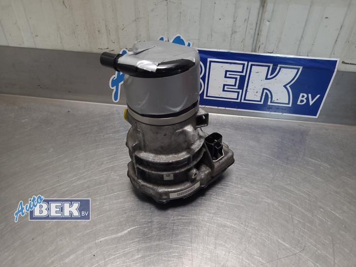 Usagé Pompe de direction Porsche Panamera (970) 3.0 V6 24V 2S Prix € 300,00 Règlement à la marge proposé par Auto Bek
